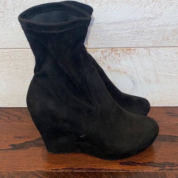 BESTON Women’s Black Suede Pull On Wedge Boots Size 9 - Picture 1 of 5